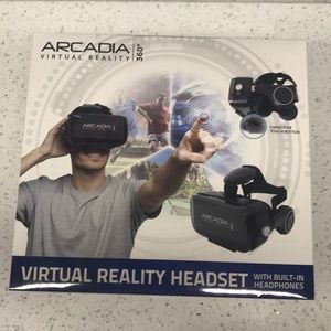 ARCADIA 360 VIRTUAL REALITY HEADSET